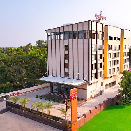 Uva Manish Hotel Кундапур Екстериор снимка