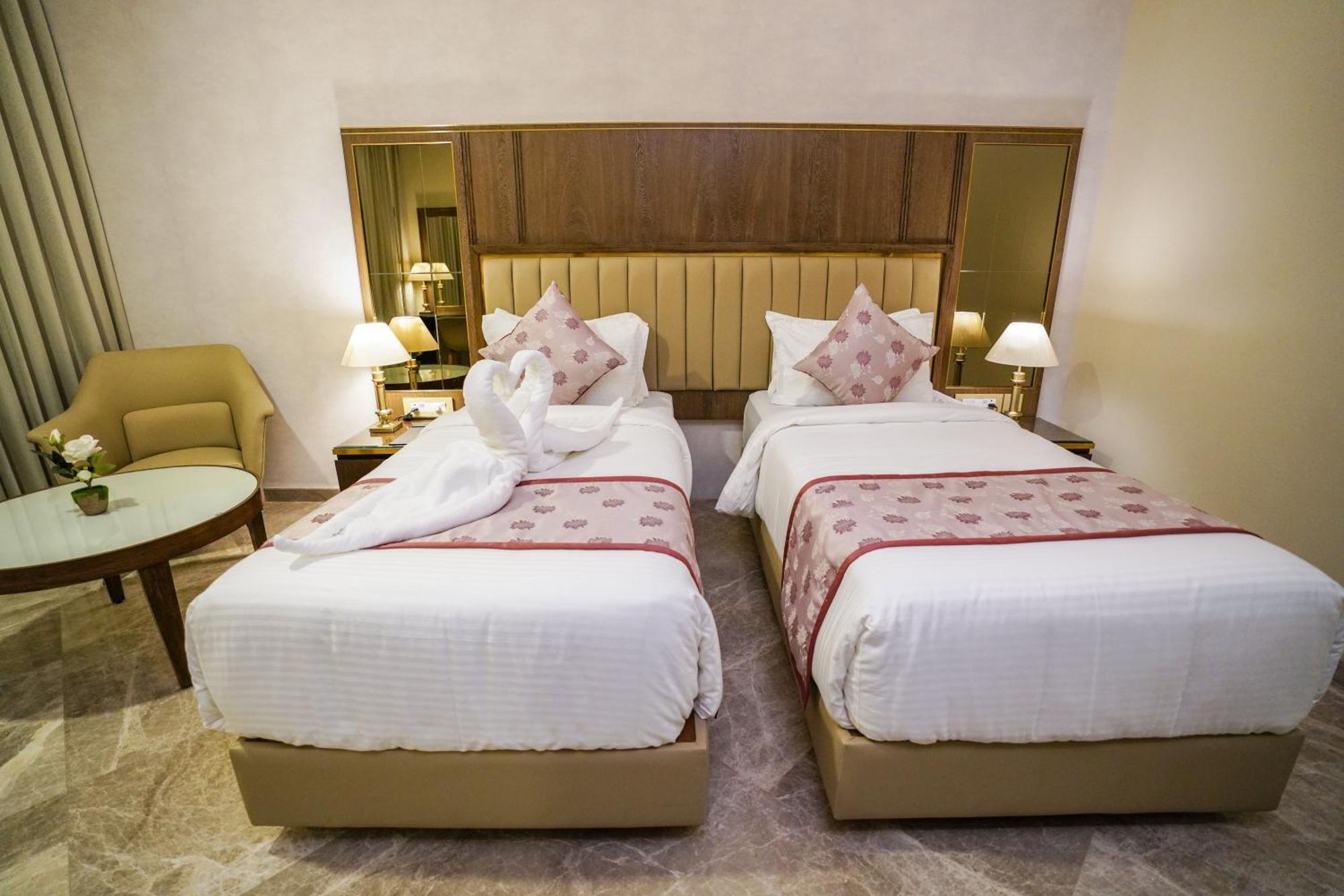 Uva Manish Hotel Кундапур Екстериор снимка