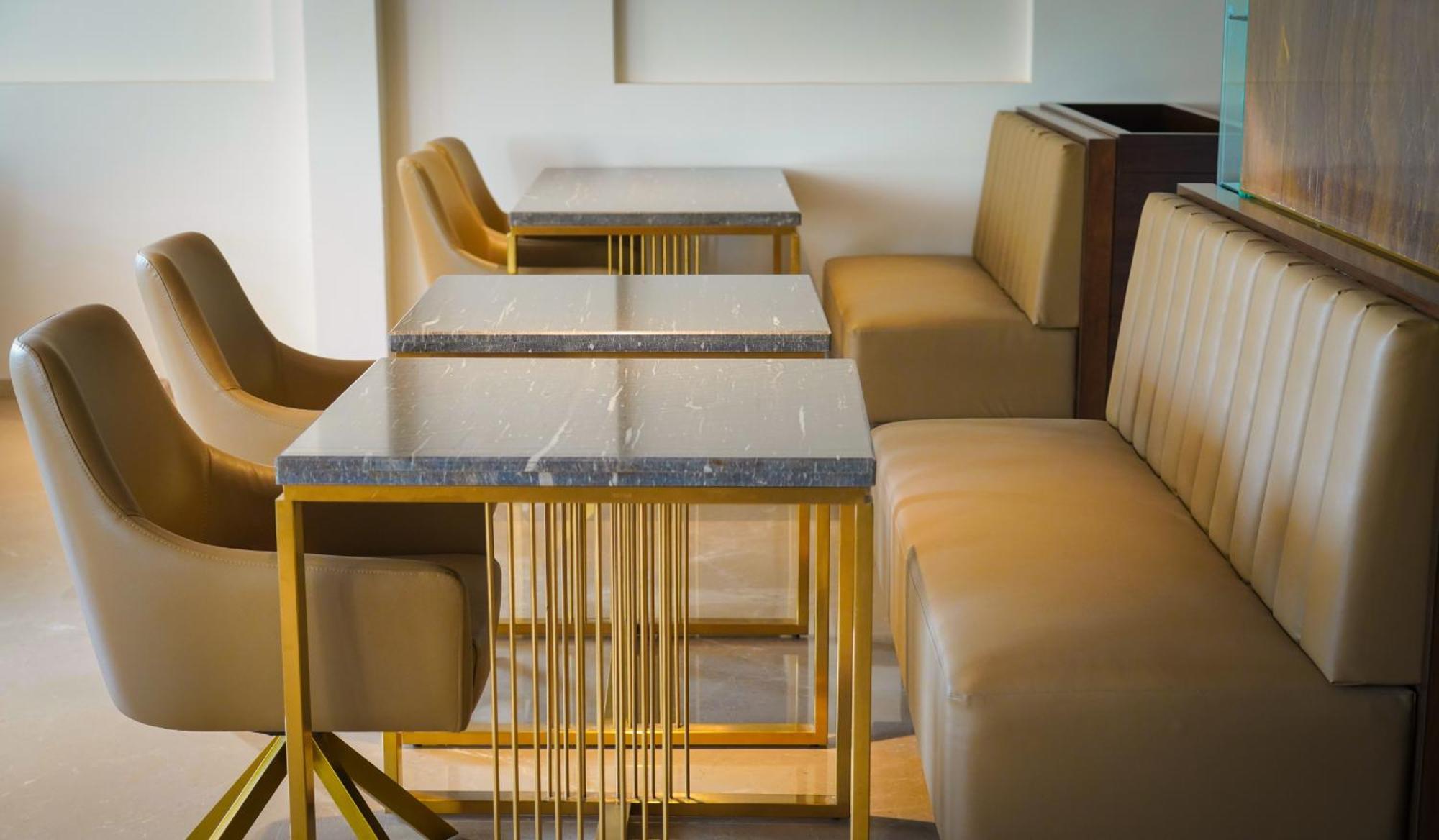 Uva Manish Hotel Кундапур Екстериор снимка