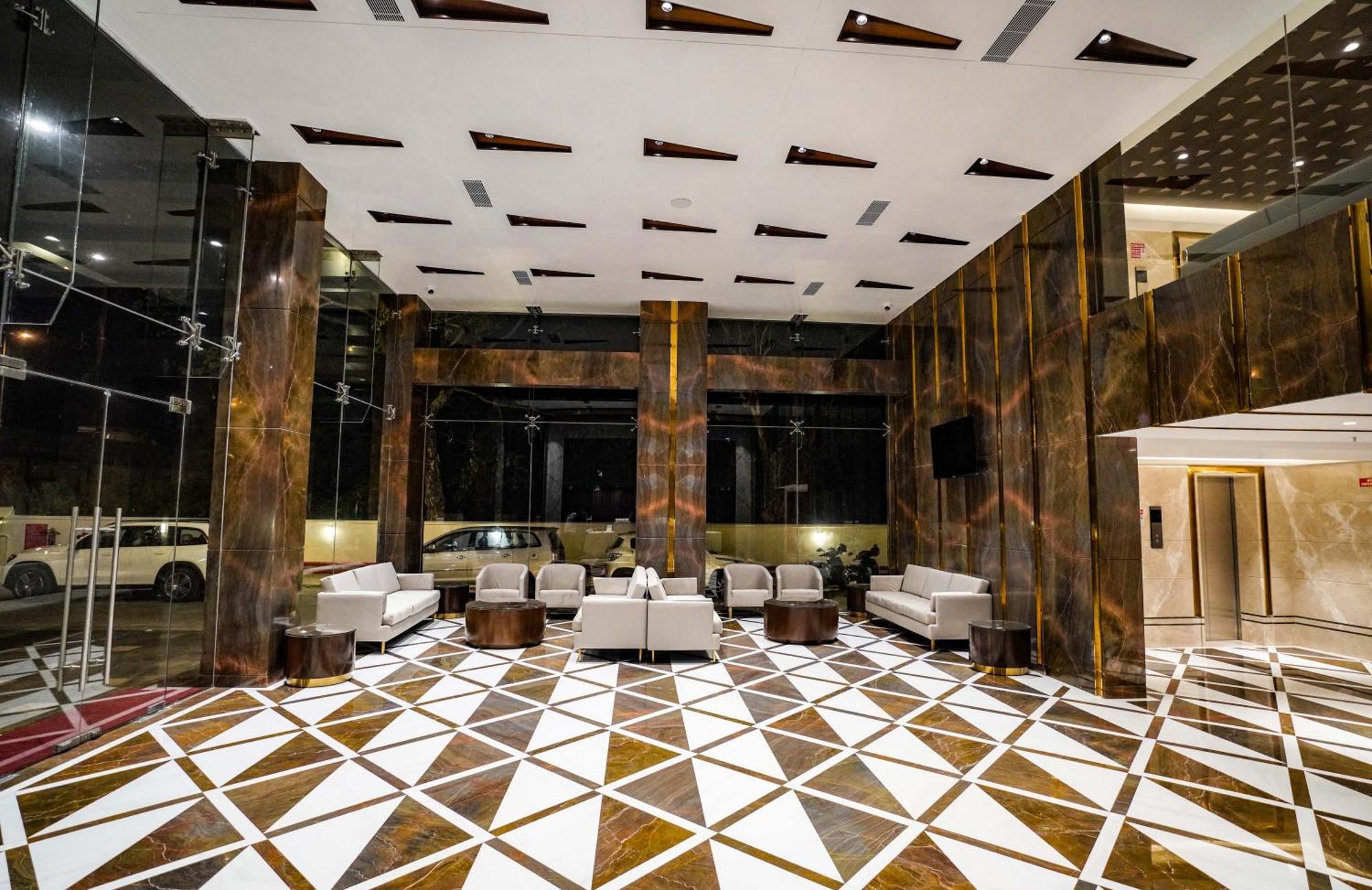 Uva Manish Hotel Кундапур Екстериор снимка