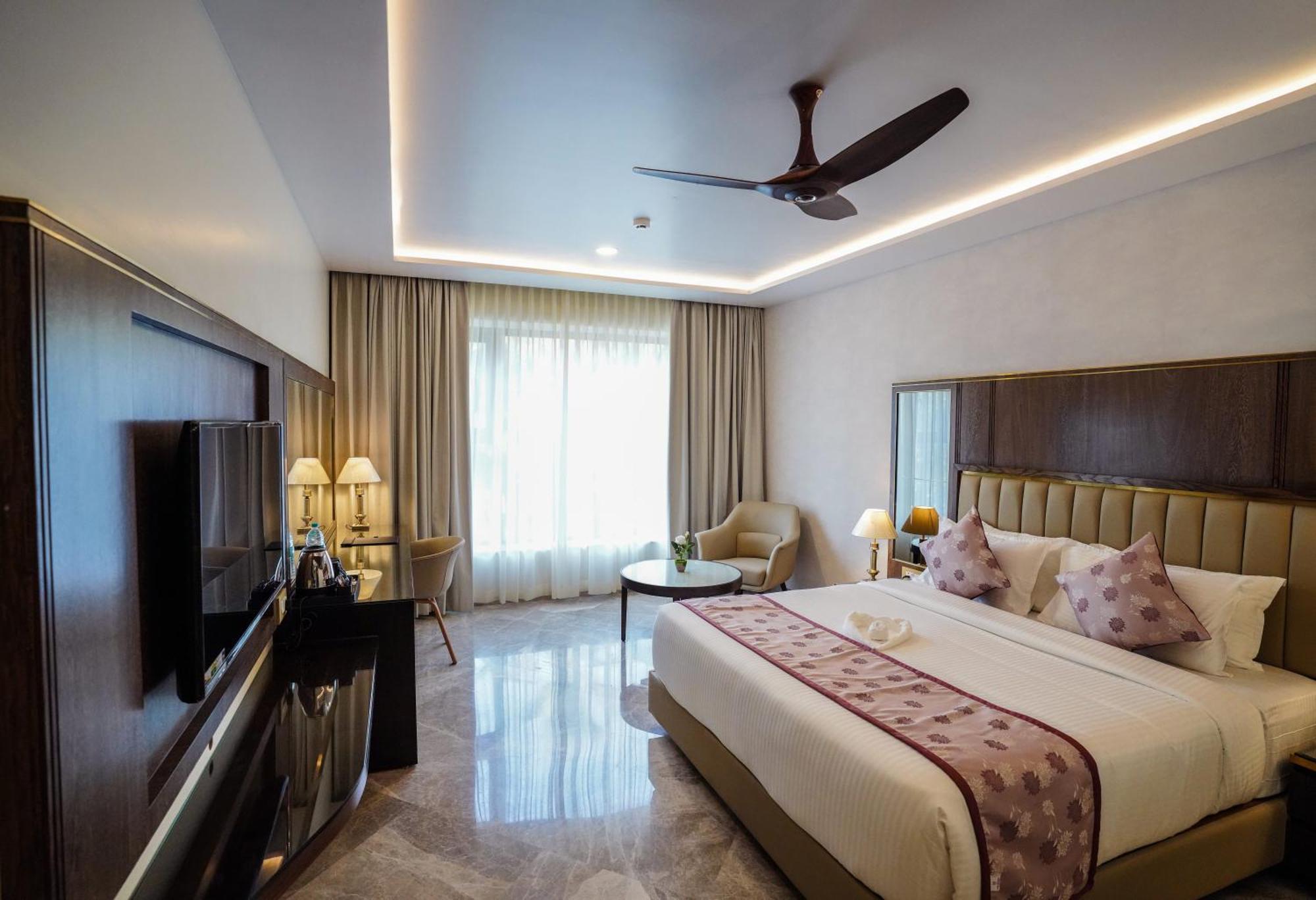 Uva Manish Hotel Кундапур Екстериор снимка