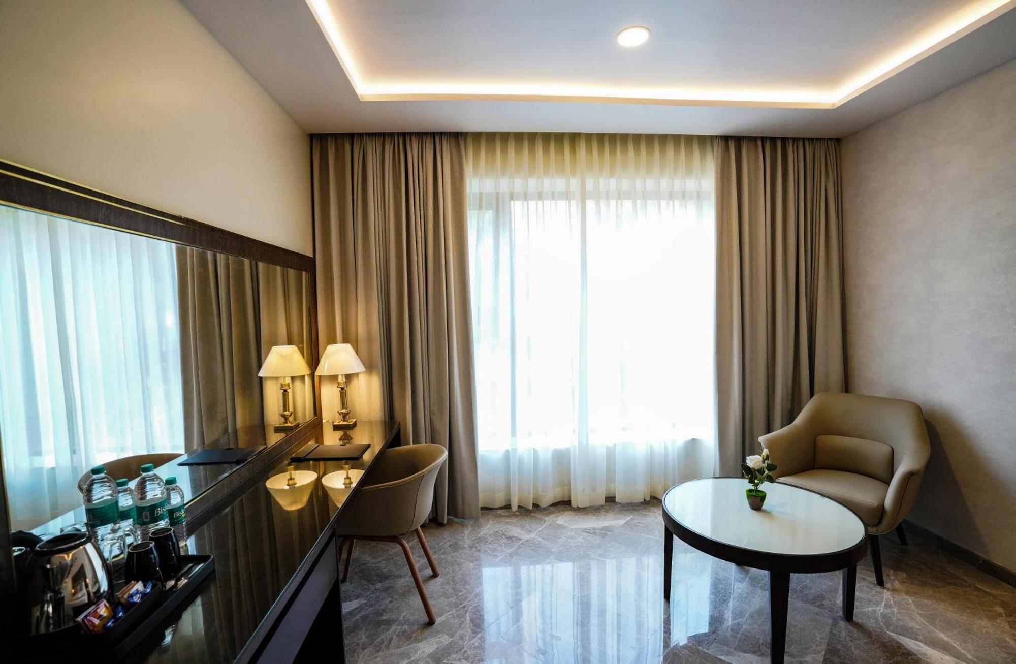 Uva Manish Hotel Кундапур Екстериор снимка