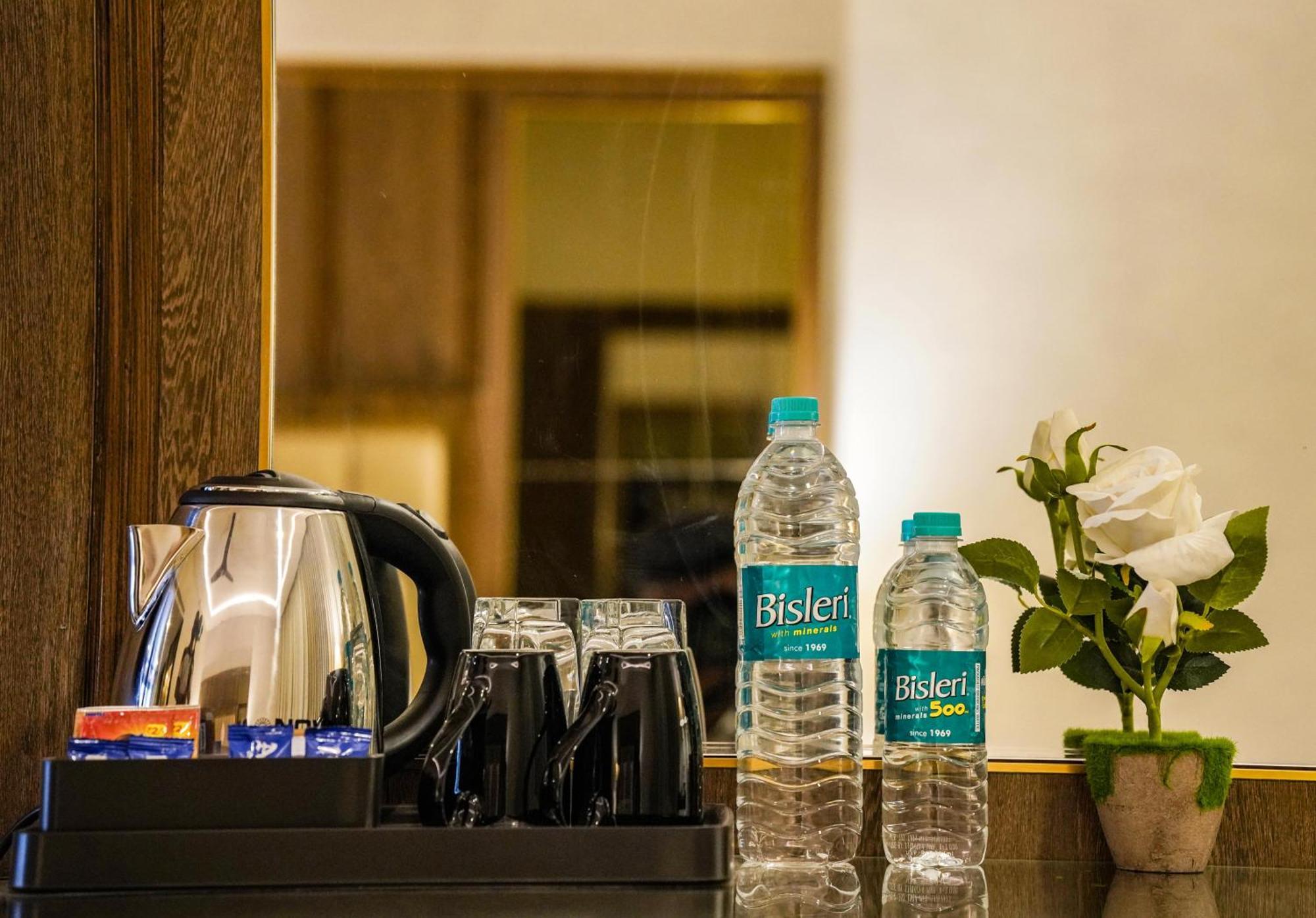 Uva Manish Hotel Кундапур Екстериор снимка