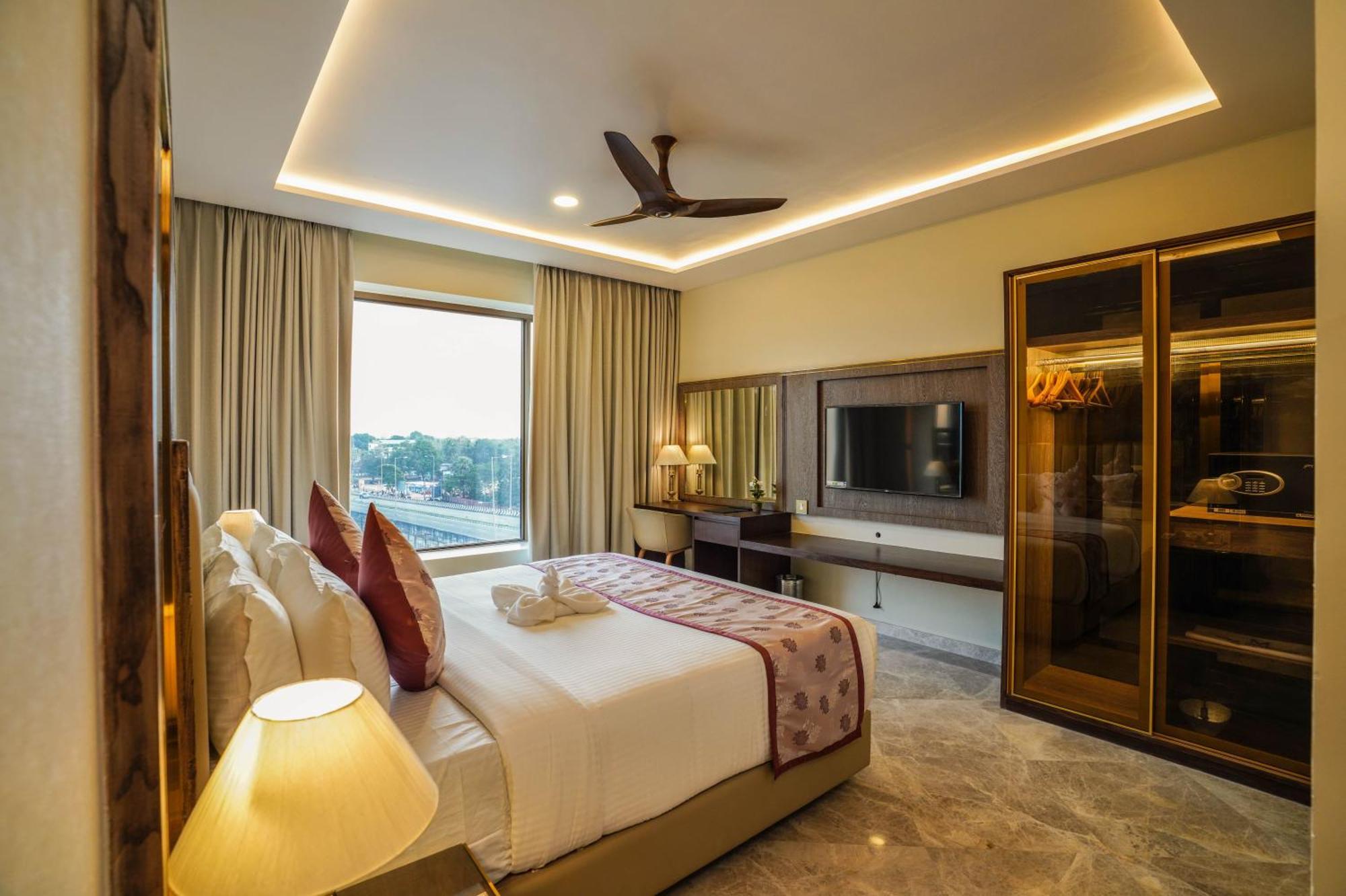Uva Manish Hotel Кундапур Екстериор снимка