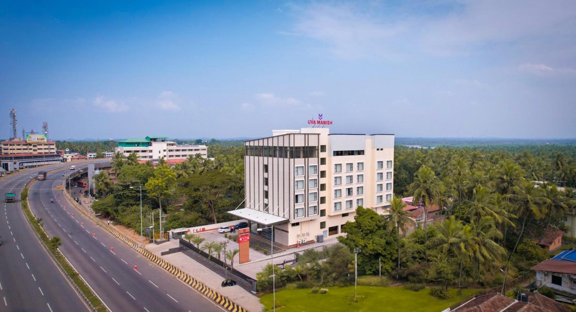 Uva Manish Hotel Кундапур Екстериор снимка