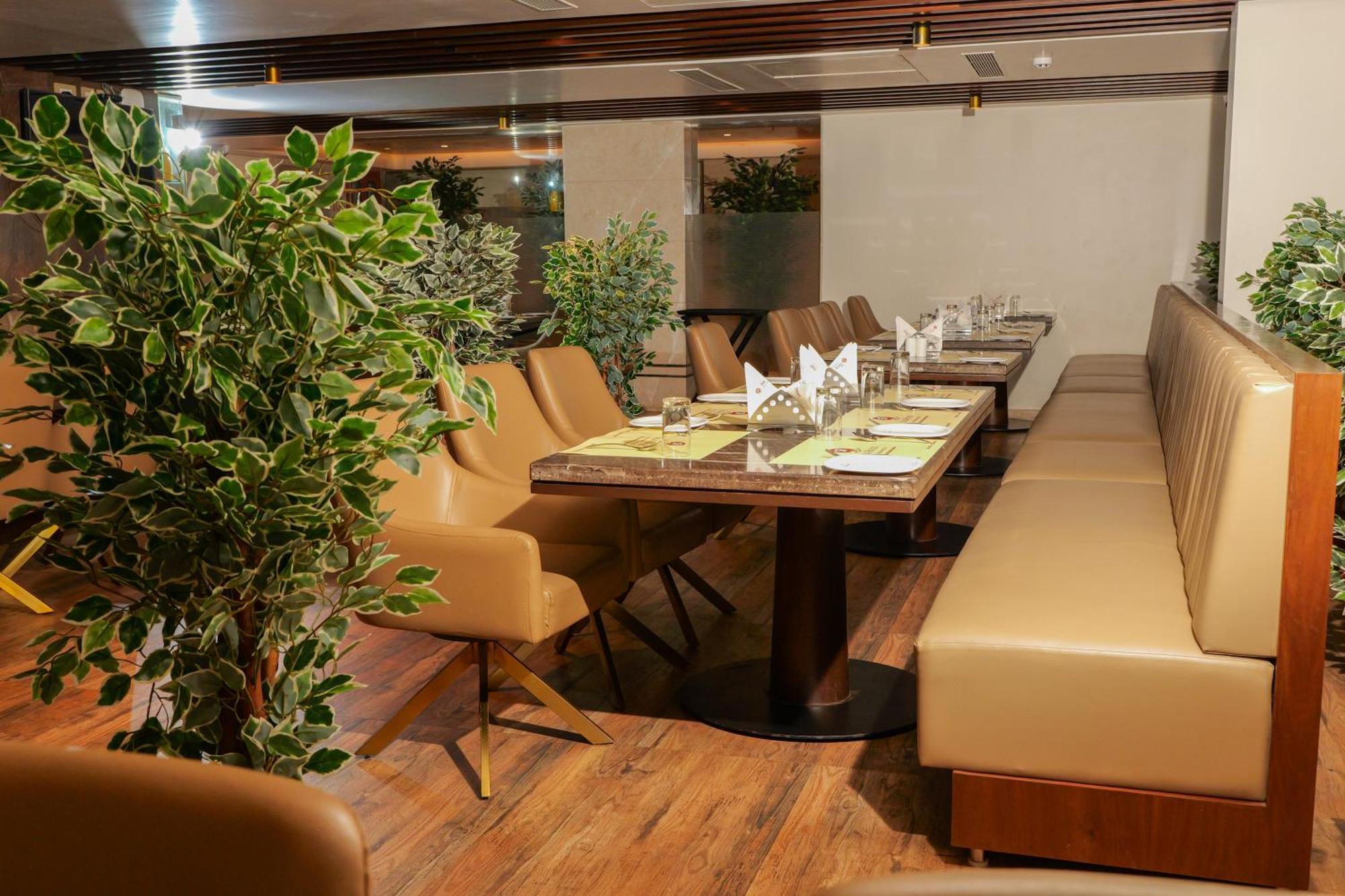 Uva Manish Hotel Кундапур Екстериор снимка
