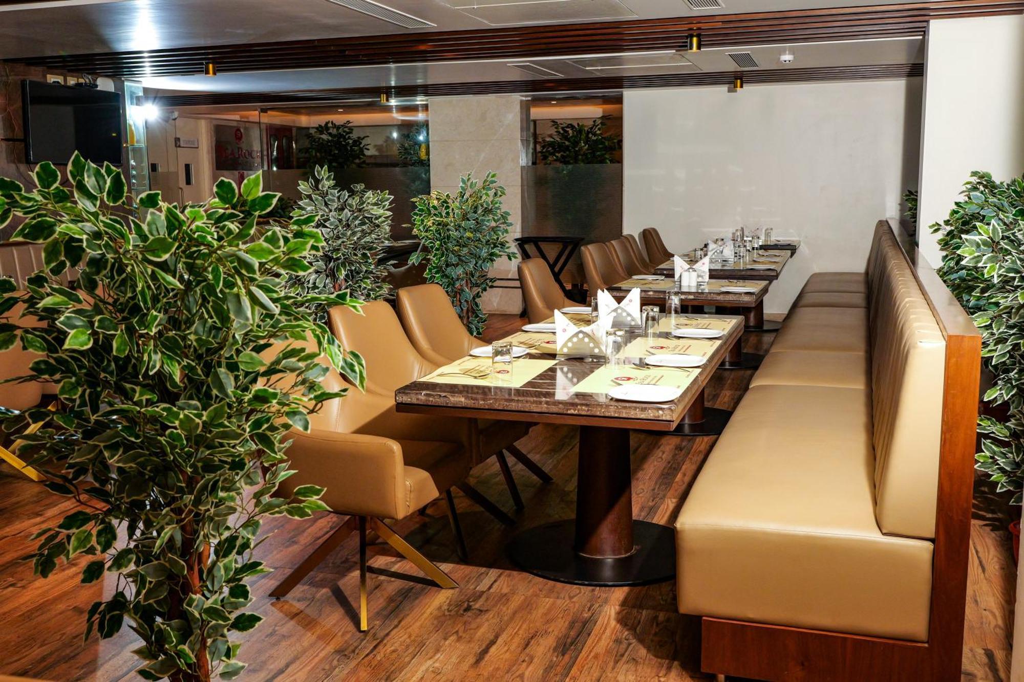 Uva Manish Hotel Кундапур Екстериор снимка