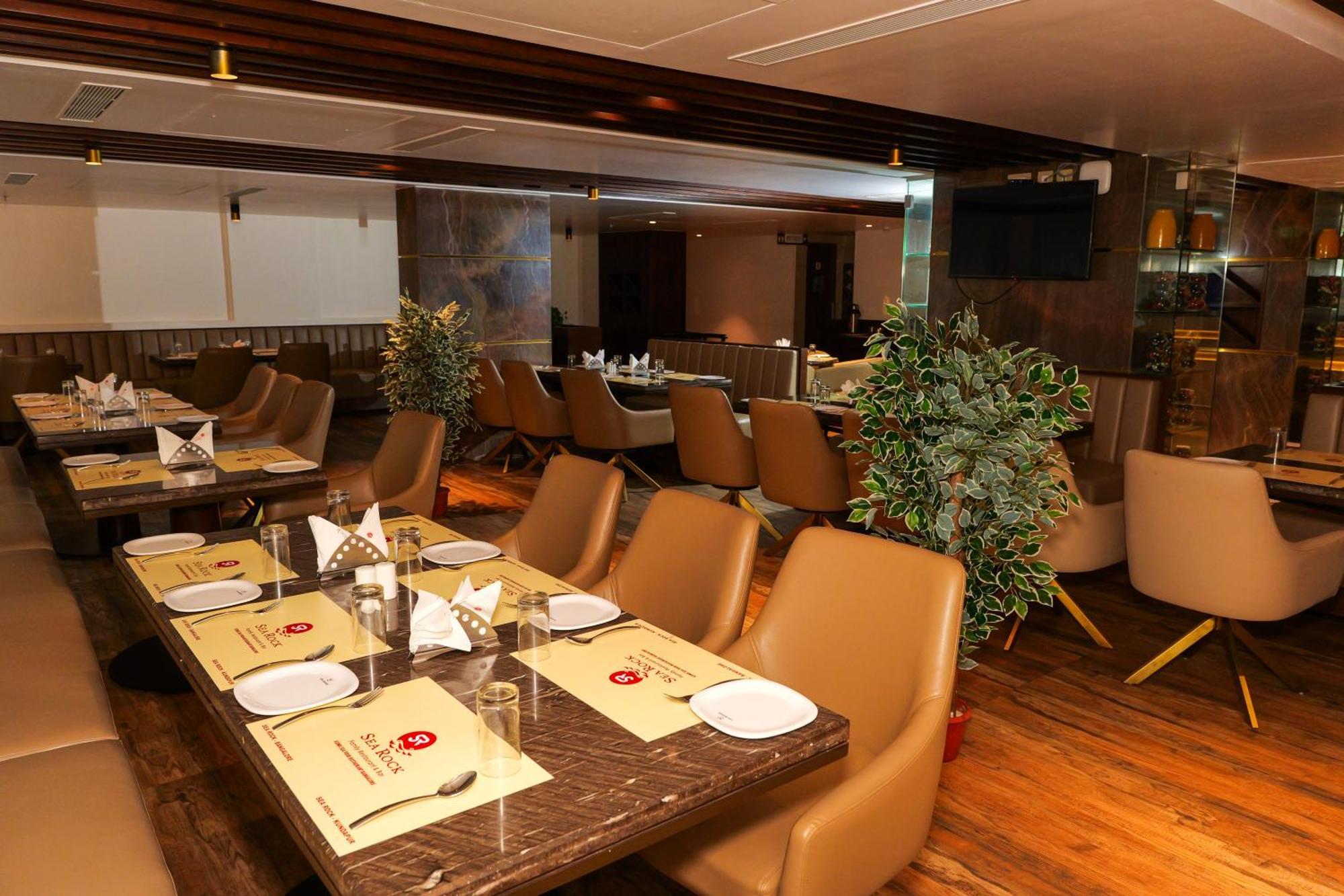 Uva Manish Hotel Кундапур Екстериор снимка