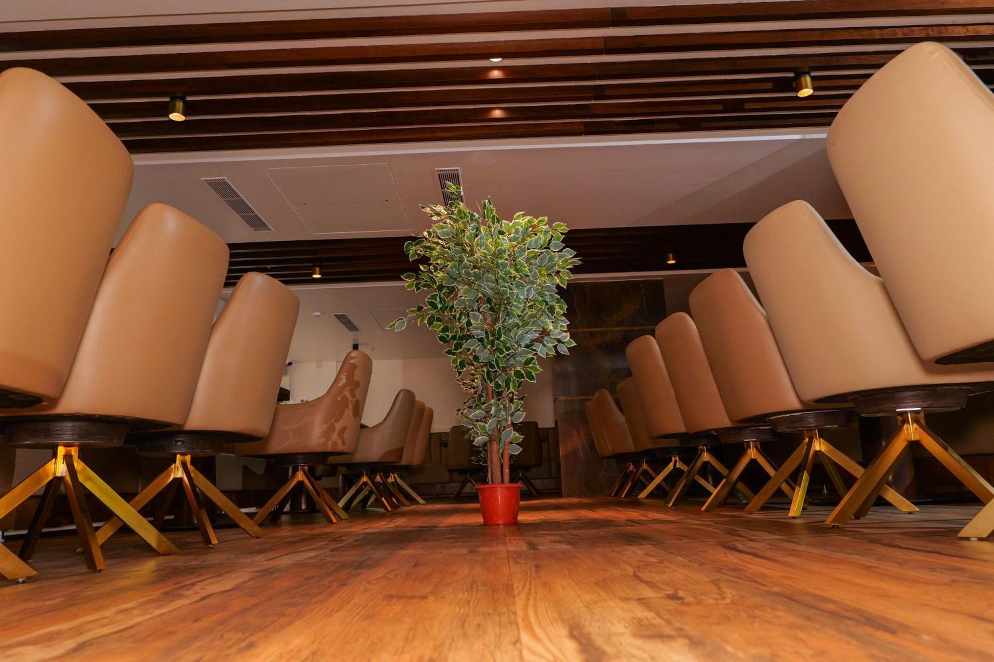 Uva Manish Hotel Кундапур Екстериор снимка